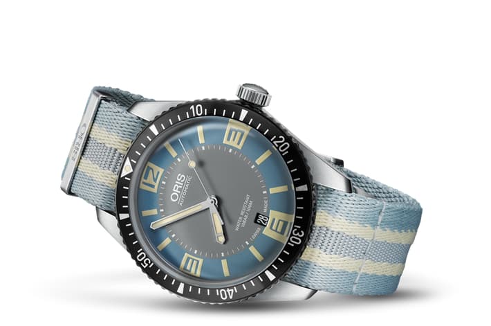Image of Divers Sixty-Five